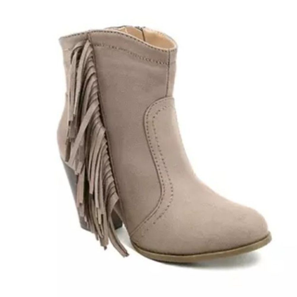 Olivia Miller Hylan New Fringe Tan Booties Size 10
